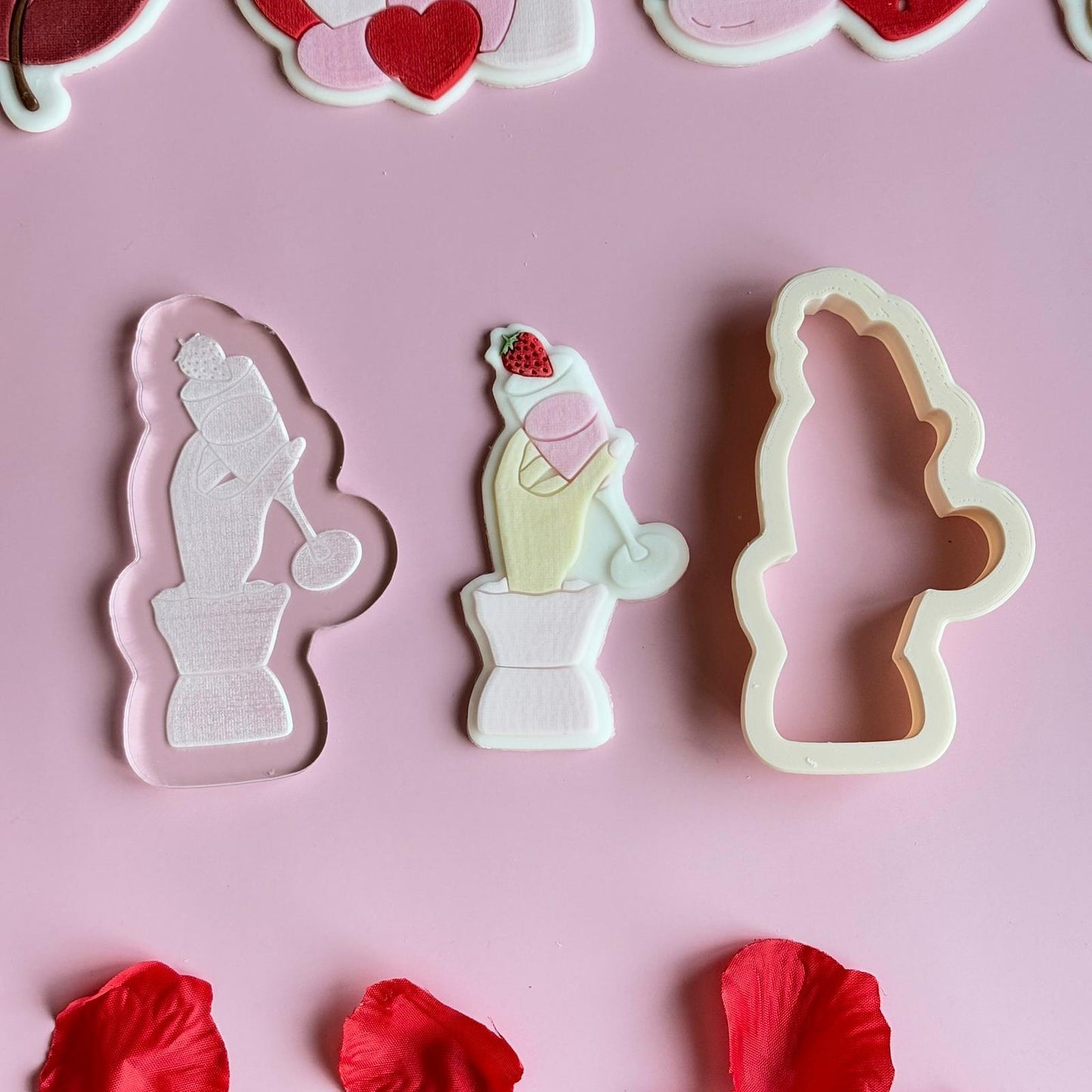 #37 - Cocktail tenu à la main