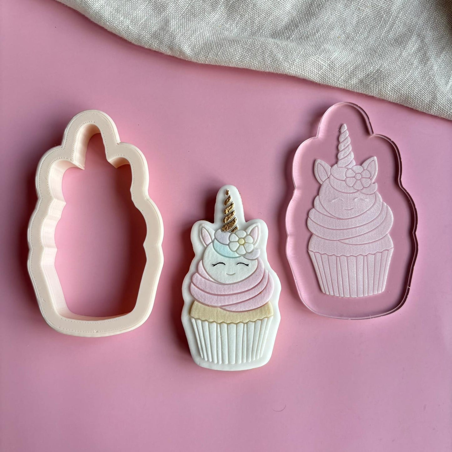 #08 - Unicorn Cupcake