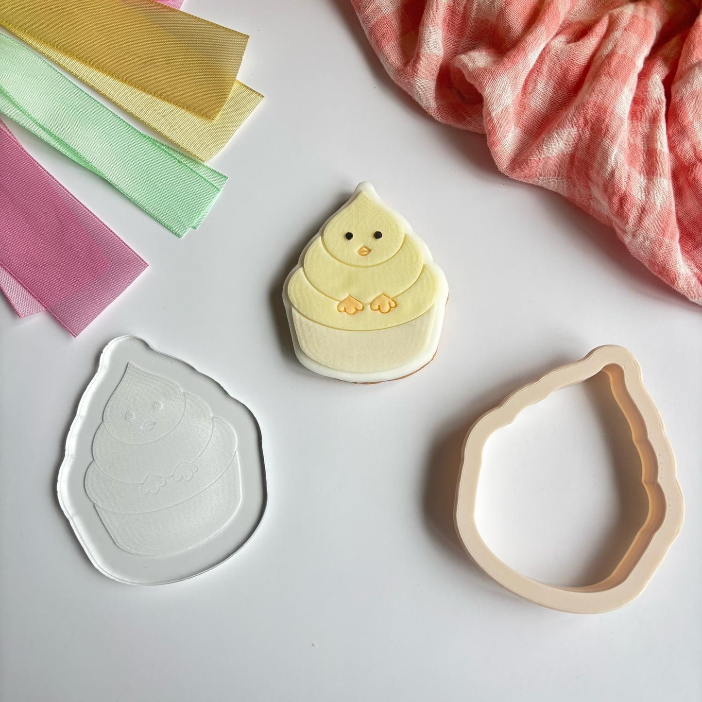 #043 - Easter Cupcake