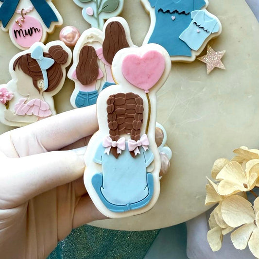 #048 - Girl with Balloon