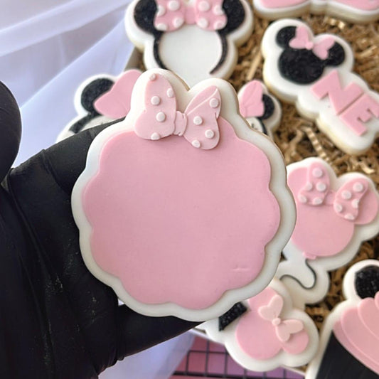 #07 - First Name Frame