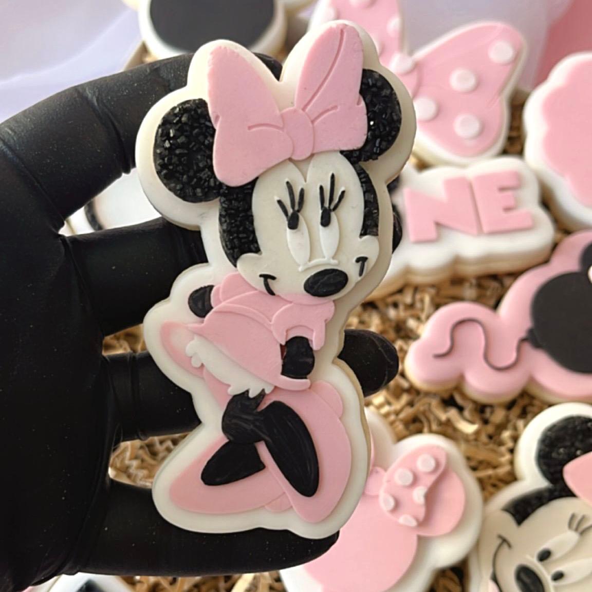#02 - Minnie