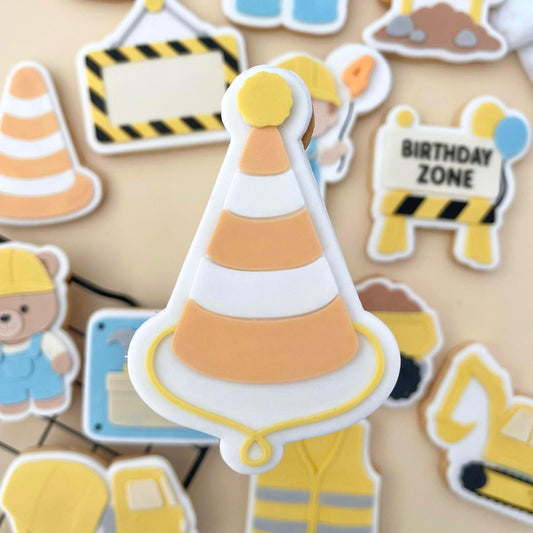 #16 - Plot-shaped birthday hat