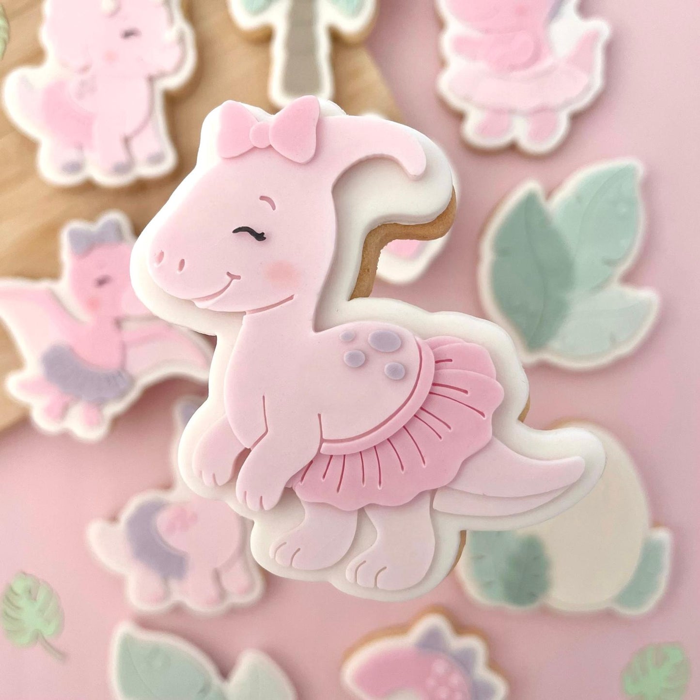 #21 - Dino Girly v1