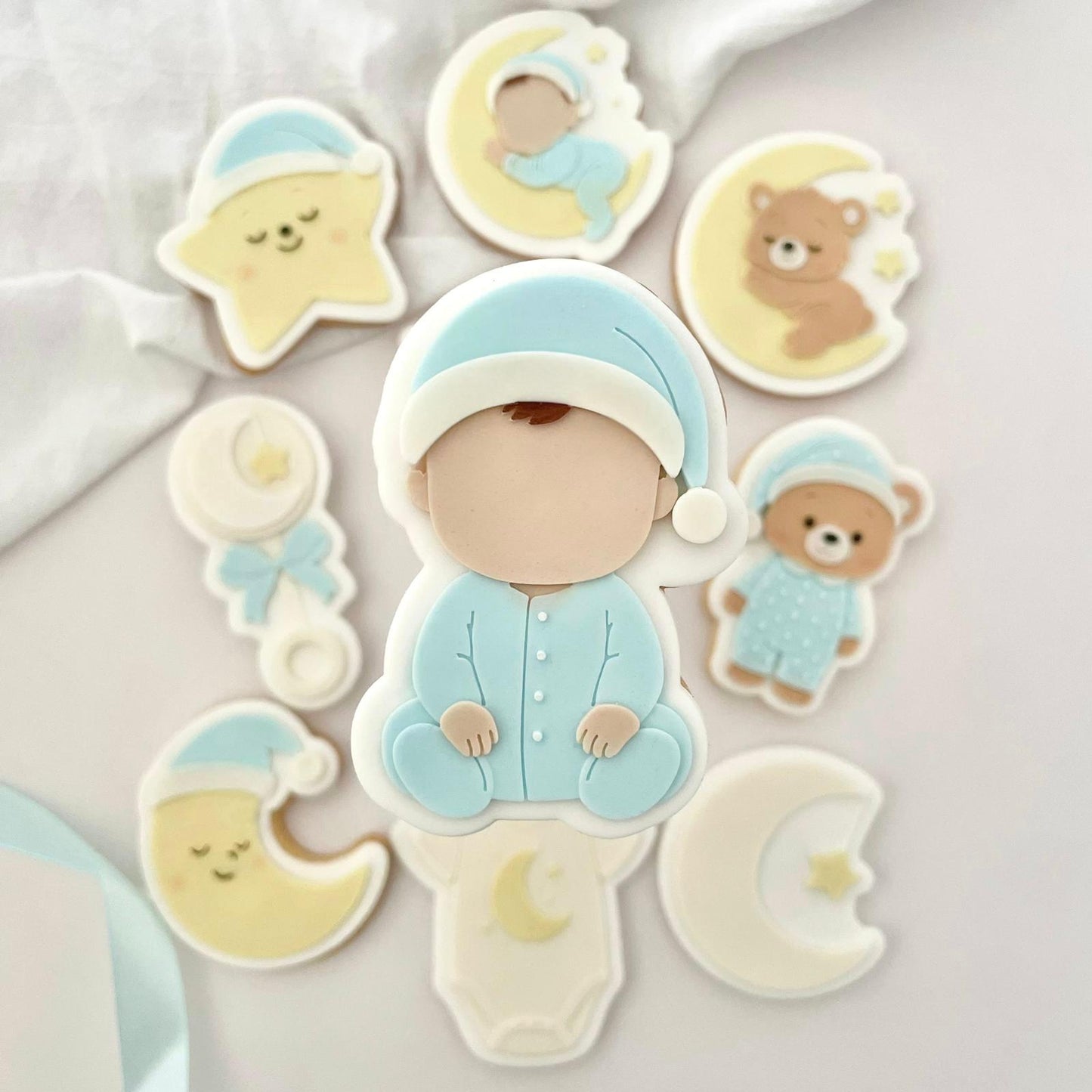 BABY #157 - Bébé en pyjama