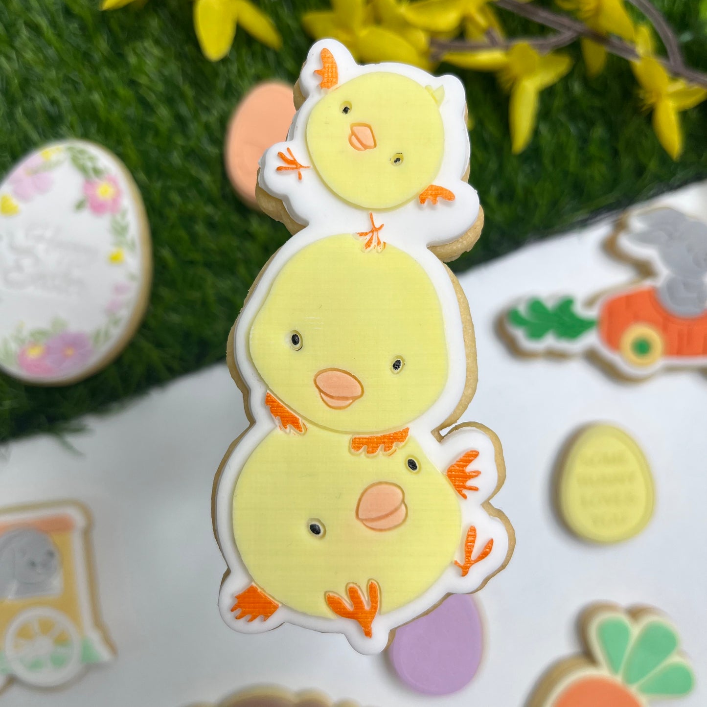 #010 - Chick Trio