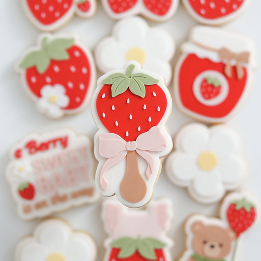#12 - Hochet Fraise