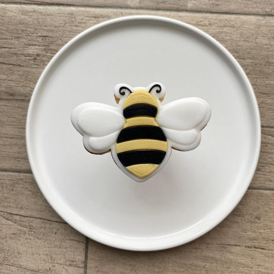 BEE #07 - Bee