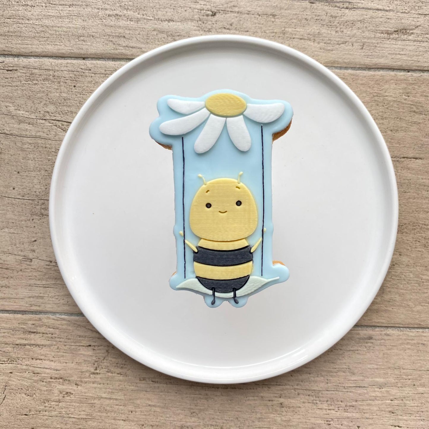 BEE #09 - Bee