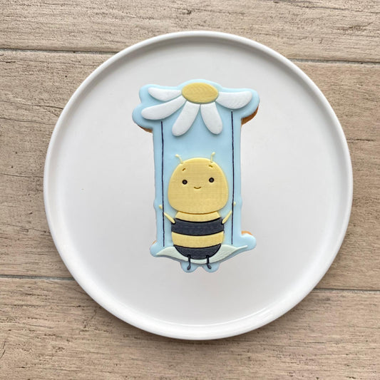 BEE #09  - Bee