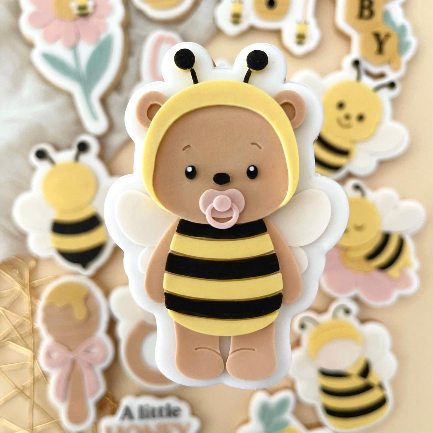 #27 - Ourson Costume Abeille