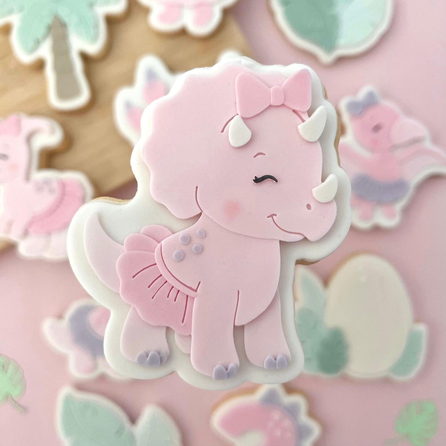 #22 - Dino Girly v2