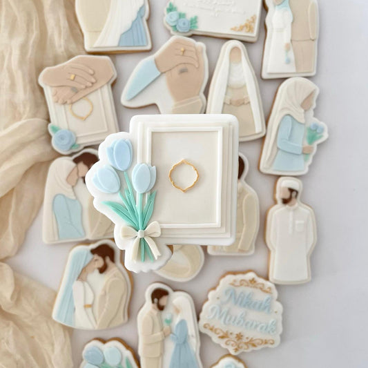 #13 - Livre et fleurs