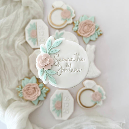 #70 - Round Floral Frame