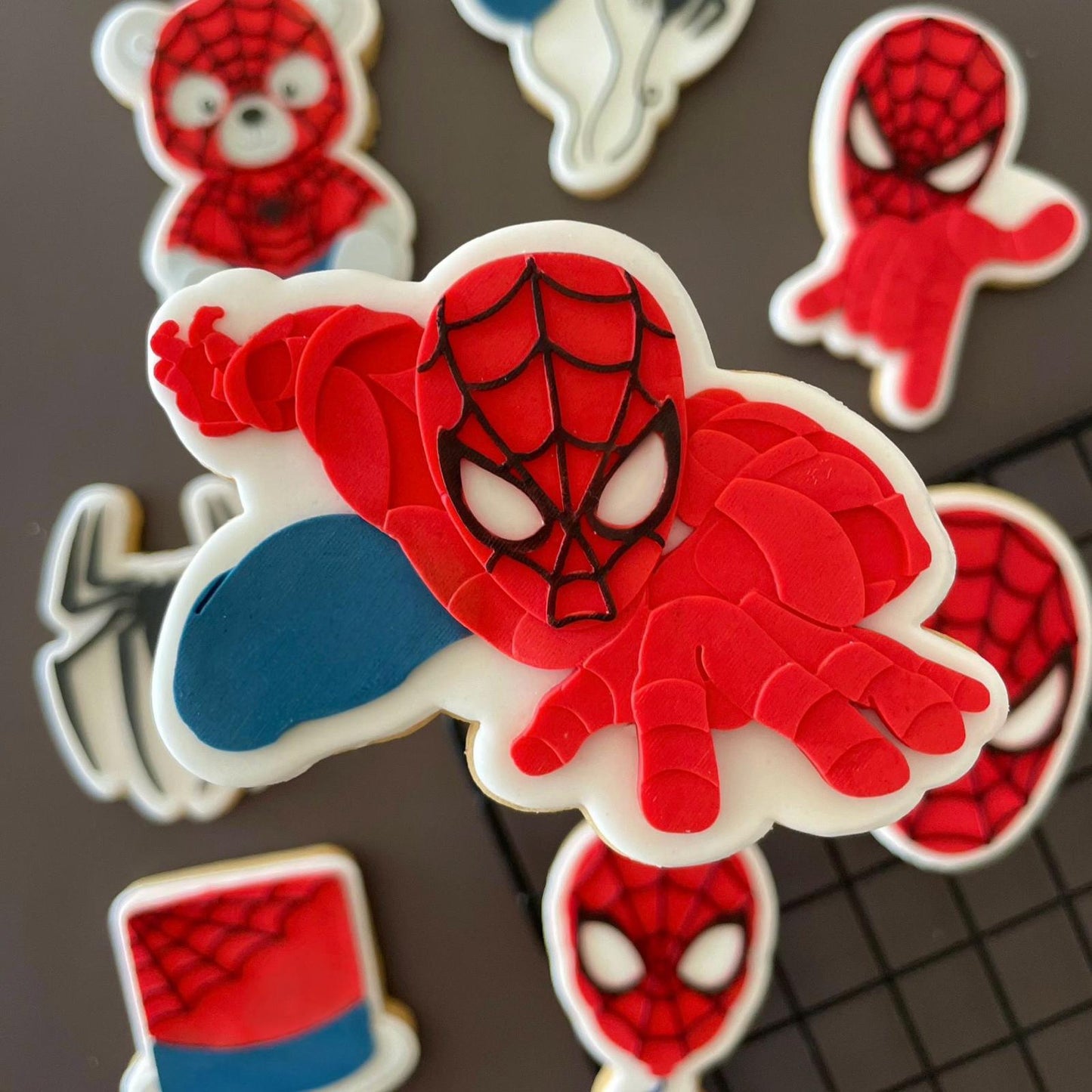 #08 - Spiderman couché