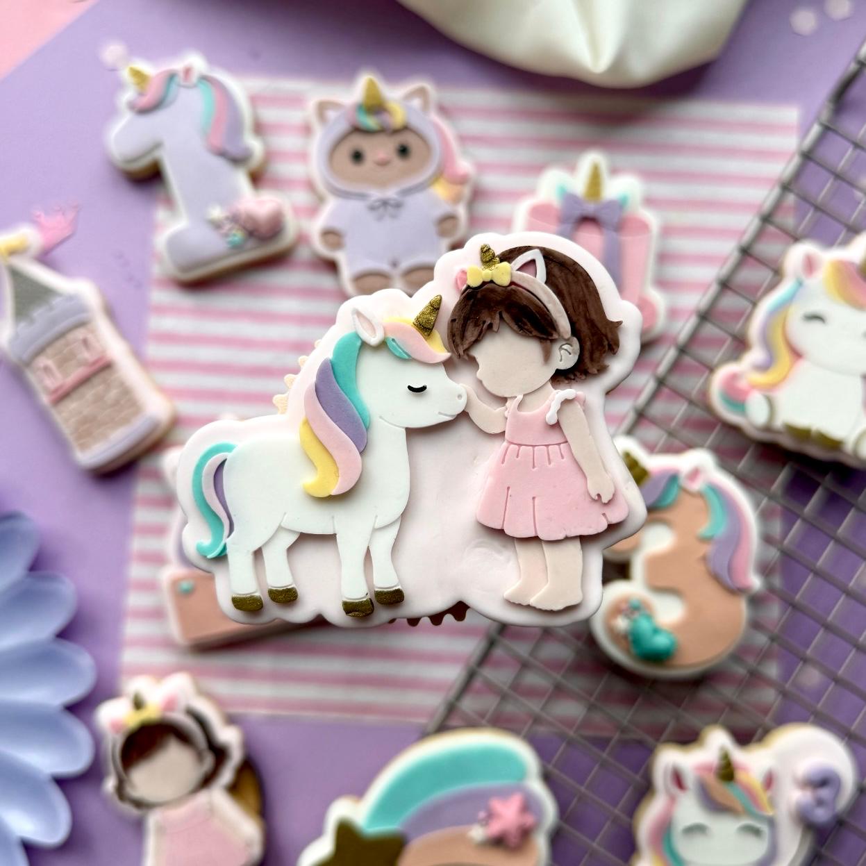 #27 - Licorne et Petite Fille